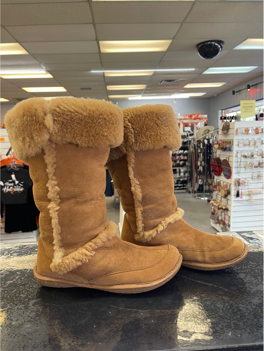 Born Women's Shearling Lined Tan Suede Winter Boots Size 10 - Picture 2 of 6